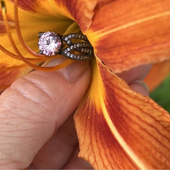 New! Pink cubic zirconia ring, size 7.0 - Picture 2 of 5